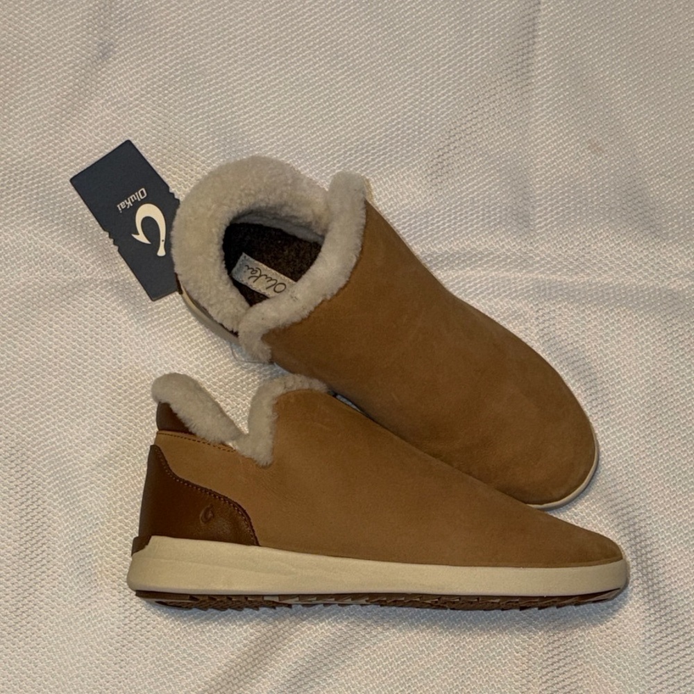 OluKai women 9.5 boot sneaker tan leather cream shearling Malua Hulu slip on nwt